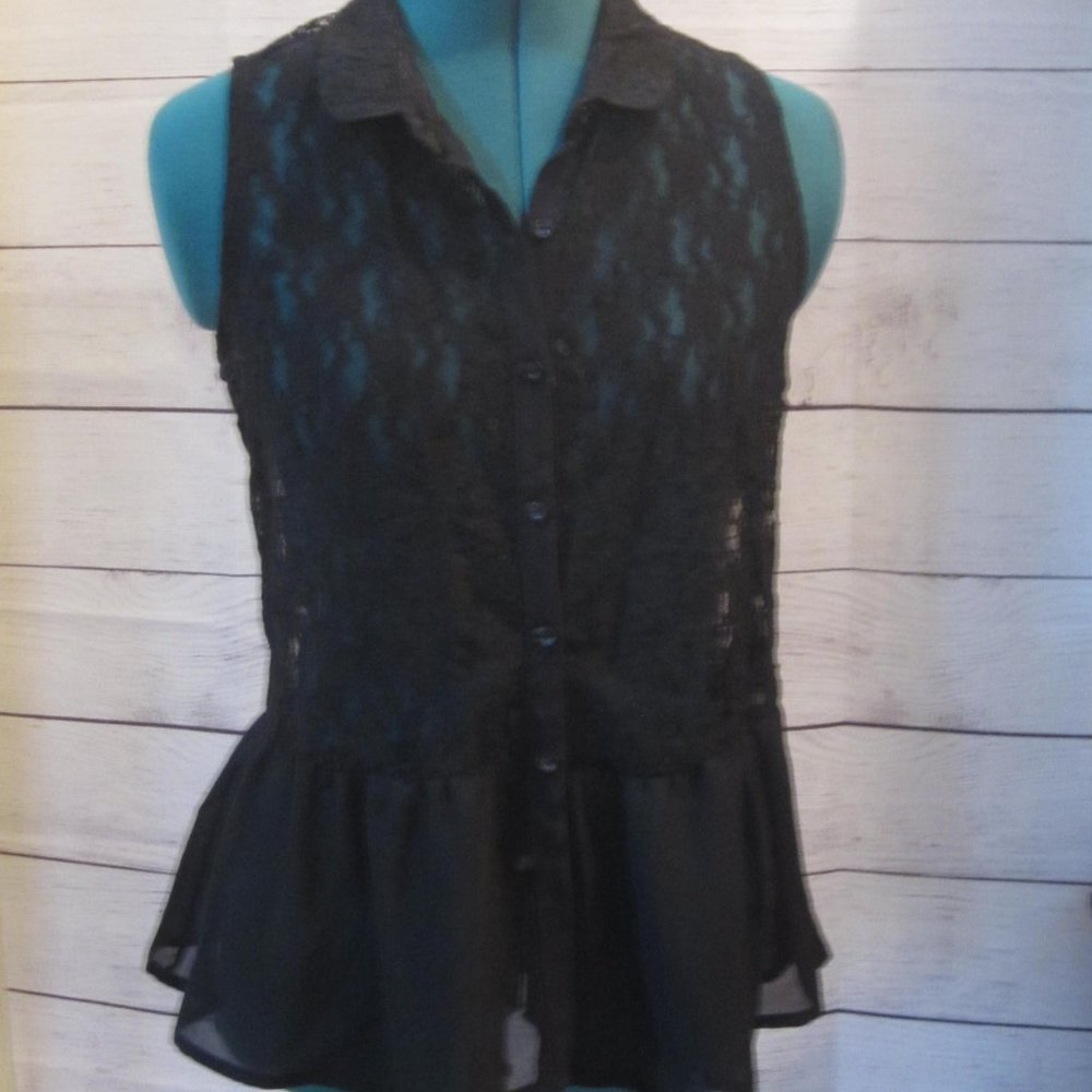 Black H&M White Lace & Chiffon Peplum Button Up
